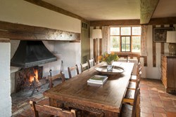 ManorFarm-interior-diningroom-fire-600x400