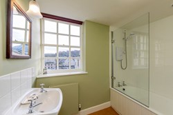 MarshallWadesHouse-interior-bathroom-600x400