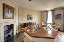 MarshallWadesHouse-interior-kitchen-600x400
