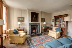 MarshallWadesHouse-interior-sittingroom-fireplace-600x400
