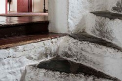 monktonoldhall-interior-stairs-600x400