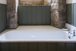 Morpeth Castle interior bath 1200x800
