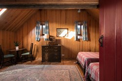 Morpeth Castle interior twin bedroom panelled  1200x800