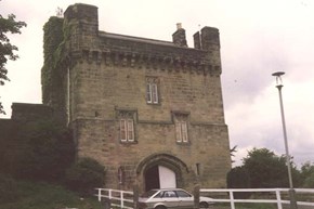 morpethcastle-history-backofbuilding1986-600x400