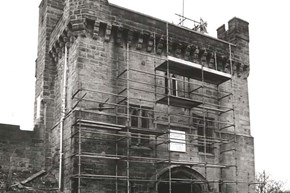 MorpethCastle-restoration-scaffolding-600x400