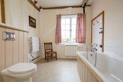 newinn-interior-bathroom-600x400
