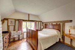 newinn-interior-doubleroom-600x400