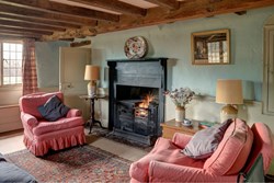 Obriss Farm internal sitting room 1200x800