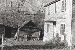 obrissfarm-restoration-barnleaning-600x400