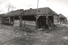 obrissfarm-restoration-damagedbarn-600x400