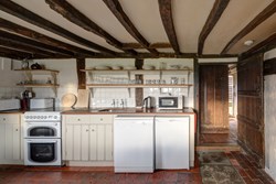 ObrissFarm-internal-kitchenunits-600x400
