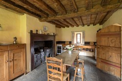 TheOldHal-interior-kitchen-600x400