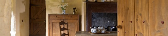 TheOldHal-interior-kitchentable-1600x345