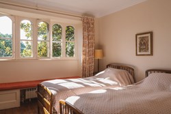 Old Parsonage int twin 1 angle 1200x800