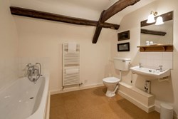TheOldParsonage-bathroom2-600x400
