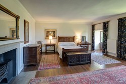 TheOldParsonage-doublebedroom-600x400