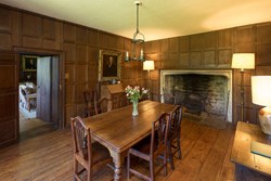 TheOldParsonage-interior-diningroom-600x400