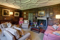 TheOldParsonage-interior-sittingroomfire-600x400