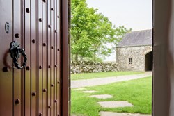 Old Place of Monreith ext through door 1200x800