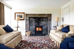 Oldplaceofmonreith-interior-livingroom-600x400