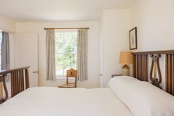 Paxton's Tower Lodge int main bedroomn 1200x800
