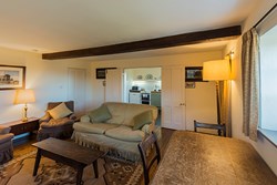 Paxtonstowerlodge-interior-sittingroom-600x400