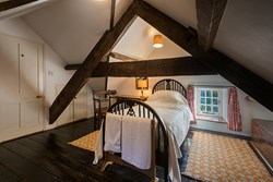 Paxtonstowerlodge-interior-triplebedroom-600x400