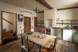 Peake's House kitchen 2 1200x800