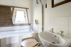Pigsty bathroom 1200x800