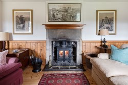 The Pineapple int fireplace 1200x800