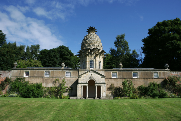 ThePineapple-exterior-gardenfront-600x400.jpg