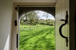 Plas Uchafview through door 1200x800
