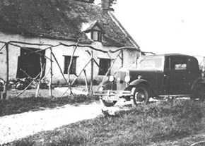 PlasUchaf-history-1940swithcar-600x400