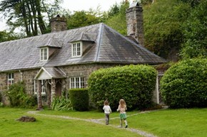 Pond cottage- 600x400