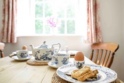 poultry cottage breakfast 1200x800