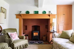 poultry cottage living room 1200x800
