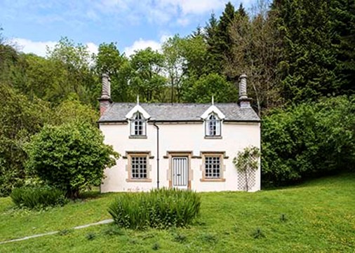 PoultryCottage-Exterior-main-450x321