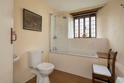 priests house bathroom 1200x800