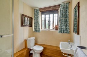 Priest's-House-Int-Bathroom1-Diagonal-600x400