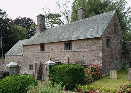 Priest'sHouse-exterior-house-450x321