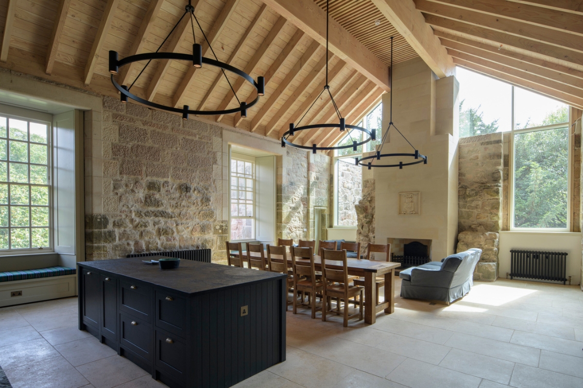 rosslyn-castle-hall-towards-windows