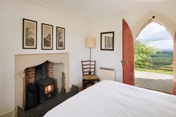 Ruin int bedroom from bed 1200x800