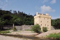 Saddell castle external from beach1200x800