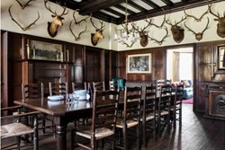 saddellhouse-interior-diningroom-carousel-600x400