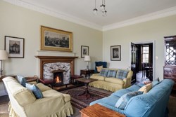 saddellhouse-interior-lounge1-carousel-600x400