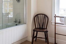 SaddellLodge-interior-bathroom-600x400