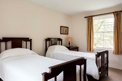 SaddellLodge-interior-twinbedroom-600x400