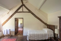 sanders bed 1200x800