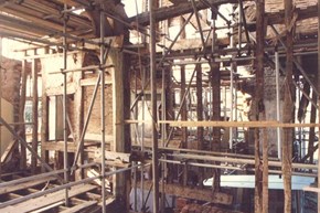 ShelwickCourt-restoration-interiorscaffolding-600x400