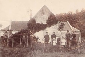 Saddell-ShoreCottageJames&JanetMaclean19thC-600x400